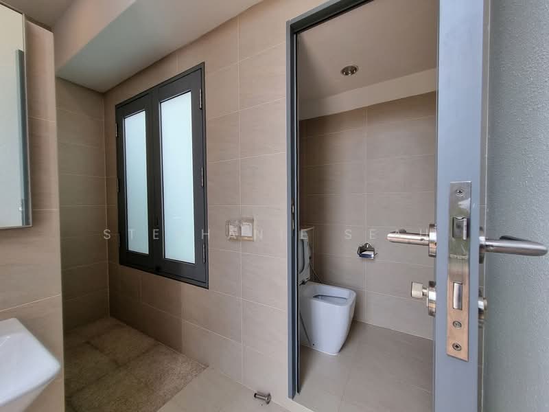 Greenwood Mews, 271 Greenwood Avenue, 5 Bedrooms, 3,100 sqft, Cluster House For Rent, by Stephanie Seah, 500082087 - Bathroom - PropertyGuru.com.sg