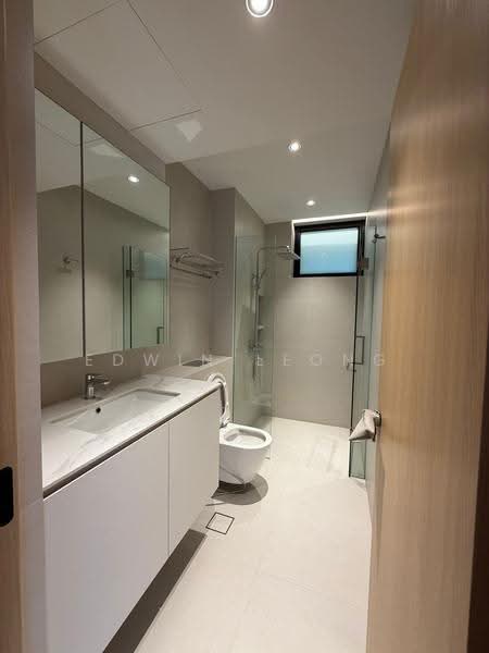 Golden Hill Estate, Li Hwan Drive, Hougang / Punggol / Sengkang, 6 Bedrooms, 5,500 sqft, Semi-Detached House For Sale, by Edwin Leong, 500082088 - Bathroom - PropertyGuru.com.sg
