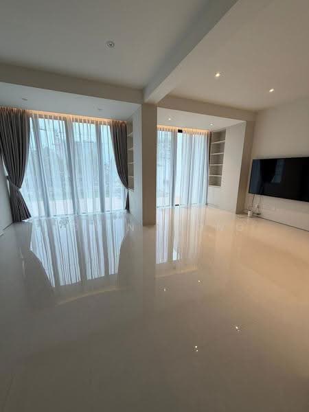 Golden Hill Estate, Li Hwan Drive, Hougang / Punggol / Sengkang, 6 Bedrooms, 5,500 sqft, Semi-Detached House For Sale, by Edwin Leong, 500082088 - Basement Living Room - PropertyGuru.com.sg