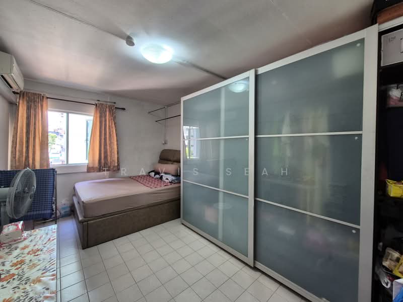 424 Tampines Street 41, 424 Tampines Street 41, 3 Bedrooms, 1,119 sqft, HDB Flat For Sale, by Travis Seah, 500082090 - Bedroom - PropertyGuru.com.sg