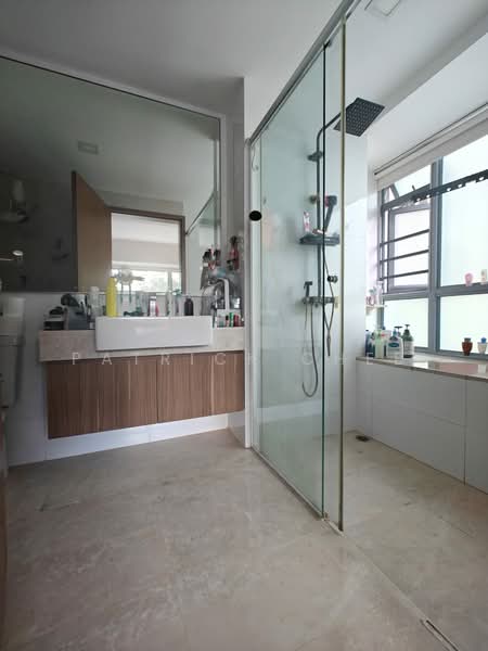 Waterfront Waves Condominium For Sale at S$ 1,630,000 | PropertyGuru Singapore - Bathroom