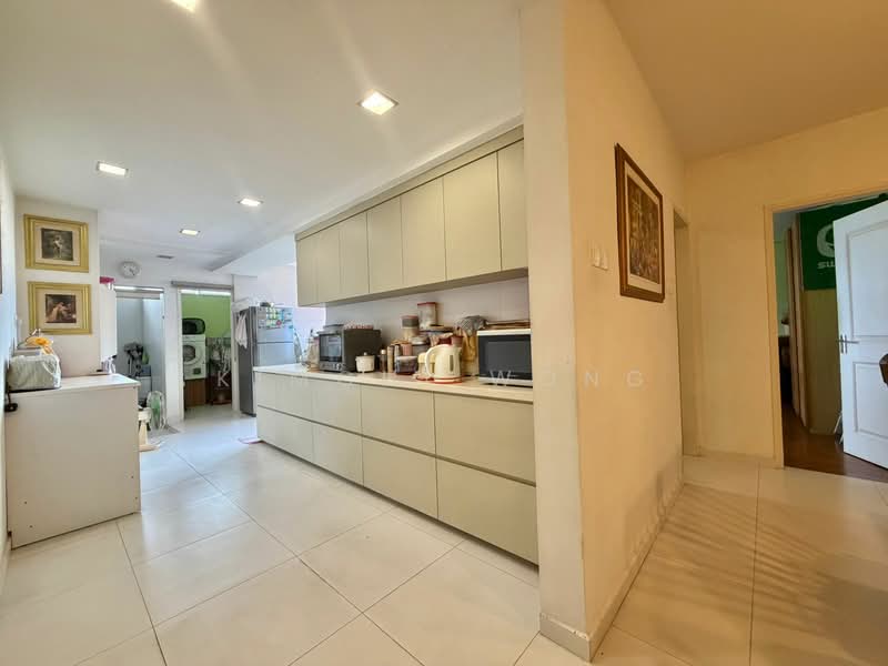 Loyang Valley Condominium For Sale at S$ 1,938,000 | PropertyGuru Singapore - Kitchen