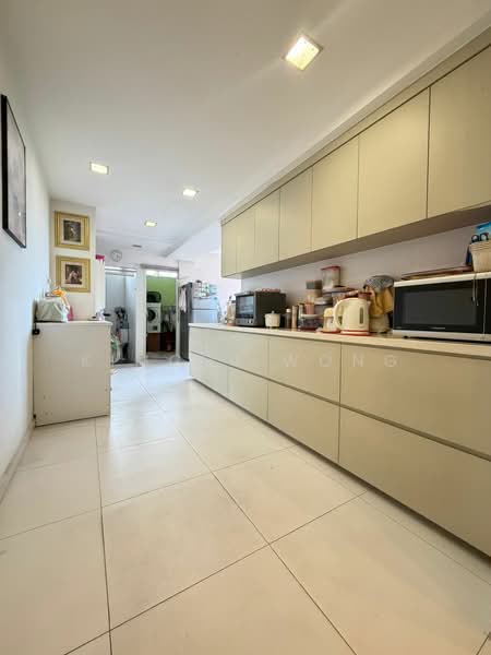Loyang Valley Condominium For Sale at S$ 1,938,000 | PropertyGuru Singapore - Kitchen