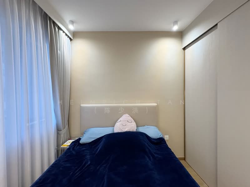 The Florence Residences Condominium For Sale at S$ 850,000 | PropertyGuru Singapore - Bedroom