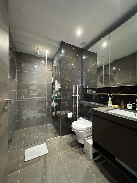 The Florence Residences Condominium For Sale at S$ 850,000 | PropertyGuru Singapore - Bathroom