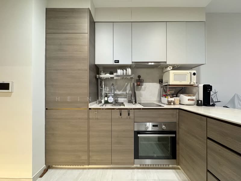 The Florence Residences Condominium For Sale at S$ 850,000 | PropertyGuru Singapore - Kitchen