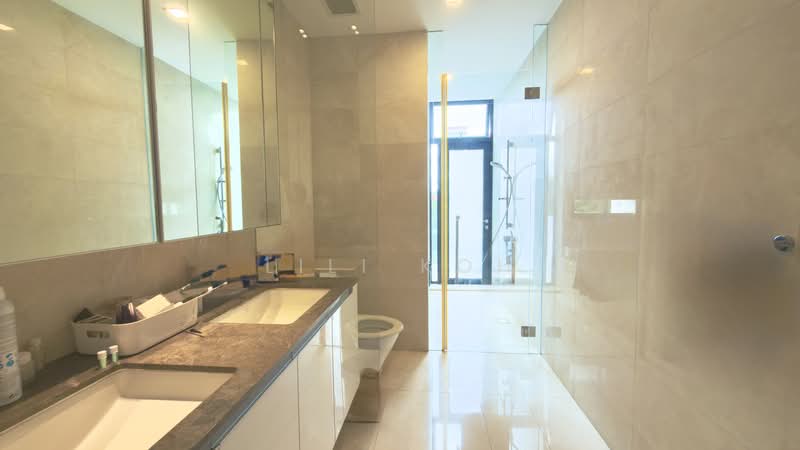 Buckley Classique, 11 Buckley Road, 4 Bedrooms, 3,562 sqft, Condominium For Rent, by LiLi Koh, 500082131 - Bathroom - PropertyGuru.com.sg