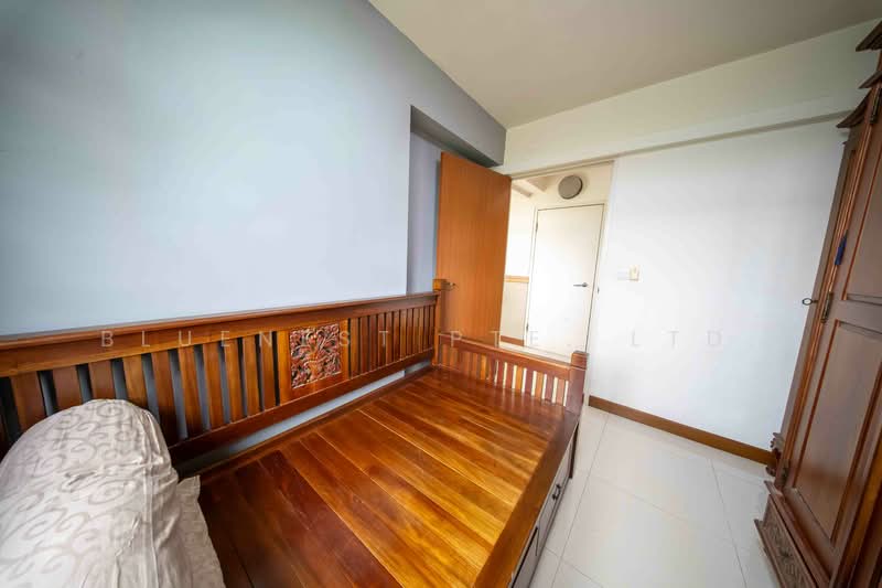 672B Edgefield Plains HDB Flat For Sale at S$ 548,000 | PropertyGuru Singapore - Bedroom
