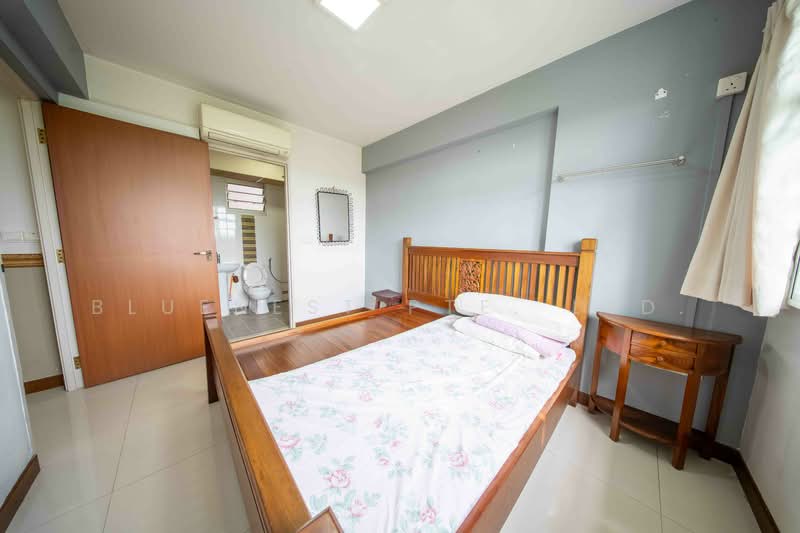 672B Edgefield Plains HDB Flat For Sale at S$ 548,000 | PropertyGuru Singapore - Bedroom