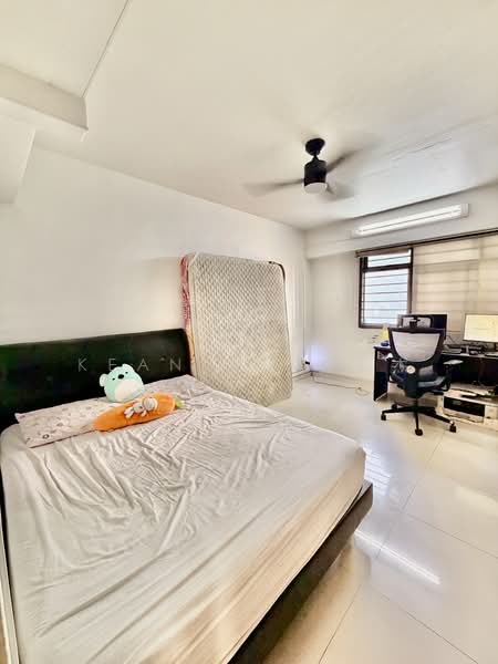 504A Montreal Drive HDB Flat For Sale at S$ 775,000 | PropertyGuru Singapore - Bedroom
