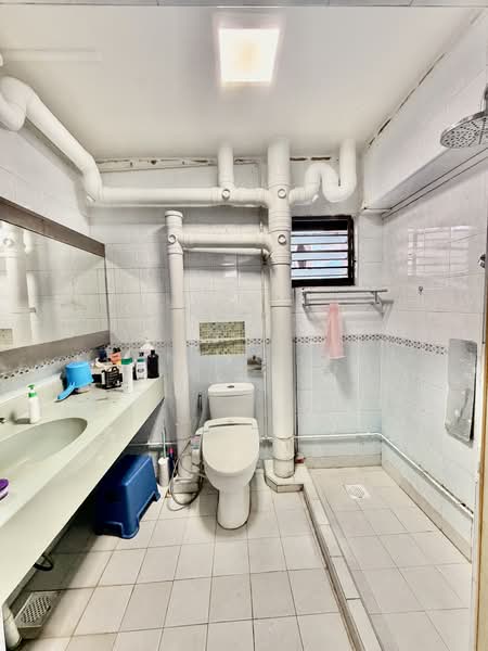 504A Montreal Drive HDB Flat For Sale at S$ 775,000 | PropertyGuru Singapore - Bathroom