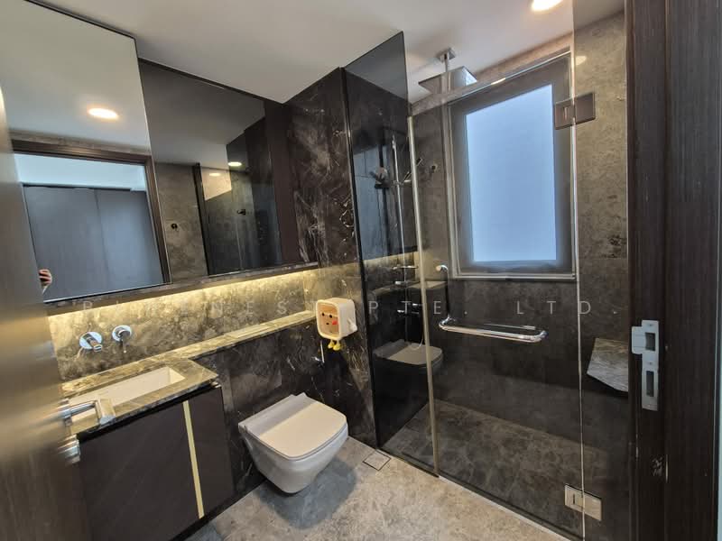 RV Altitude, 344 River Valley Road, 2 Bedrooms, 570 sqft, Condominium For Sale, by KENNETH CHUA, 500082190 - Bathroom - PropertyGuru.com.sg