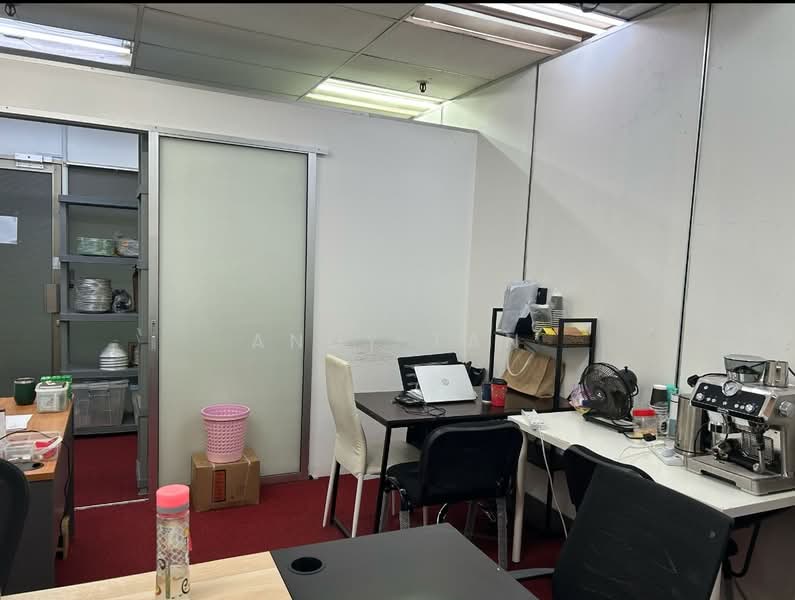Neat Office Space in Chinatown MRT Fook Hai, , 200 sqft, Office For Rent, by Andy Tan, 500082192 - Interior - CommercialGuru.com.sg
