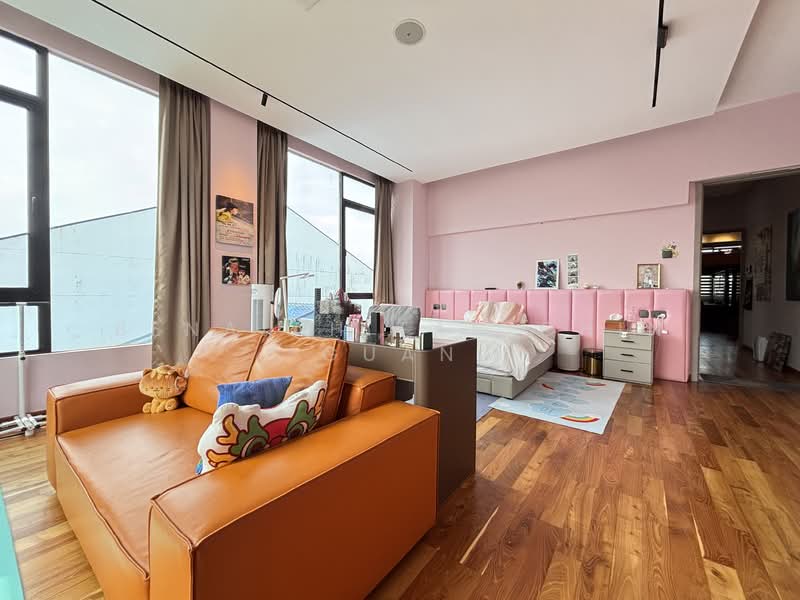 3.5 Storey, 8 Bedrooms, 7 toilets with Lift and Solar panels Semi-Detached Semi-Detached House For Sale at S$ 8,900,000 | PropertyGuru Singapore - Bedroom