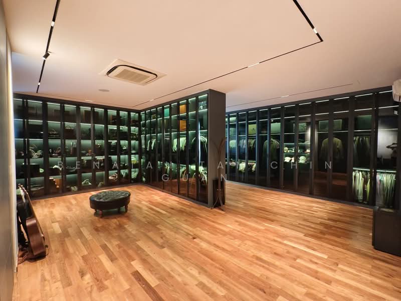 3.5 Storey, 8 Bedrooms, 7 toilets with Lift and Solar panels Semi-Detached Semi-Detached House For Sale at S$ 8,900,000 | PropertyGuru Singapore - Interior