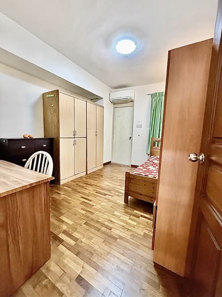 Pandan Valley Condominium For Sale at S$ 2,500,000 | PropertyGuru Singapore - Bedroom