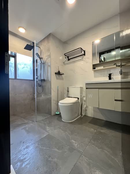 The Inflora, 67 Flora Drive, 3 Bedrooms, 818 sqft, Condominium For Rent, by Sky Seow, 500082219 - Master Bathroom - PropertyGuru.com.sg