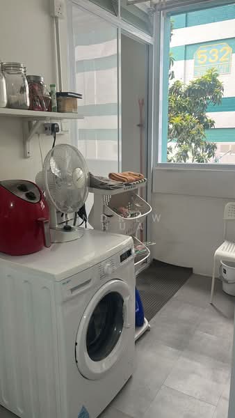 533 Bukit Batok Street 51, 533 Bukit Batok Street 51, 1 Bedroom, 700 sqft, HDB Flat For Rent, by Andrew Chua, 500082230 - Balcony - PropertyGuru.com.sg