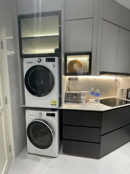 Bayshore Park Condominium For Sale at S$ 1,400,000 | PropertyGuru Singapore - Kitchen