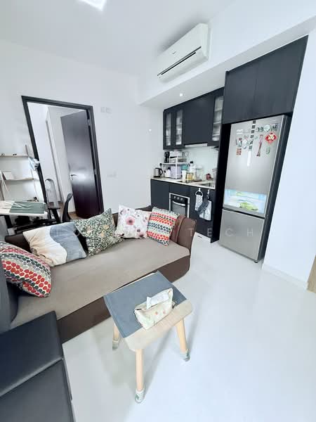 The Inflora, 51 Flora Drive, 1 Bedroom, 463 sqft, Condominium For Rent, by Joshua Tech, 500082240 - Living Room - PropertyGuru.com.sg