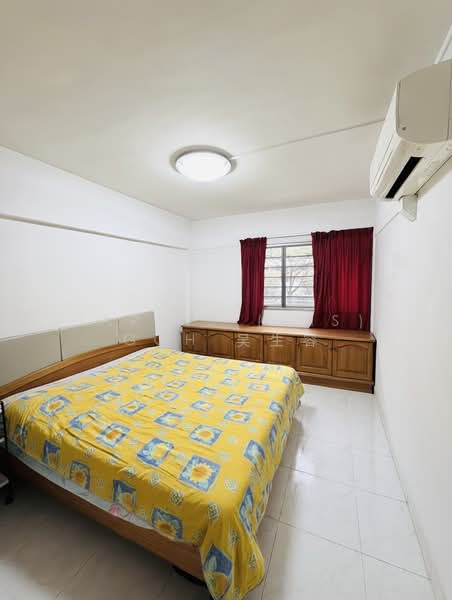 9 Gloucester Road HDB Flat For Sale at S$ 668,000 | PropertyGuru Singapore - Bedroom