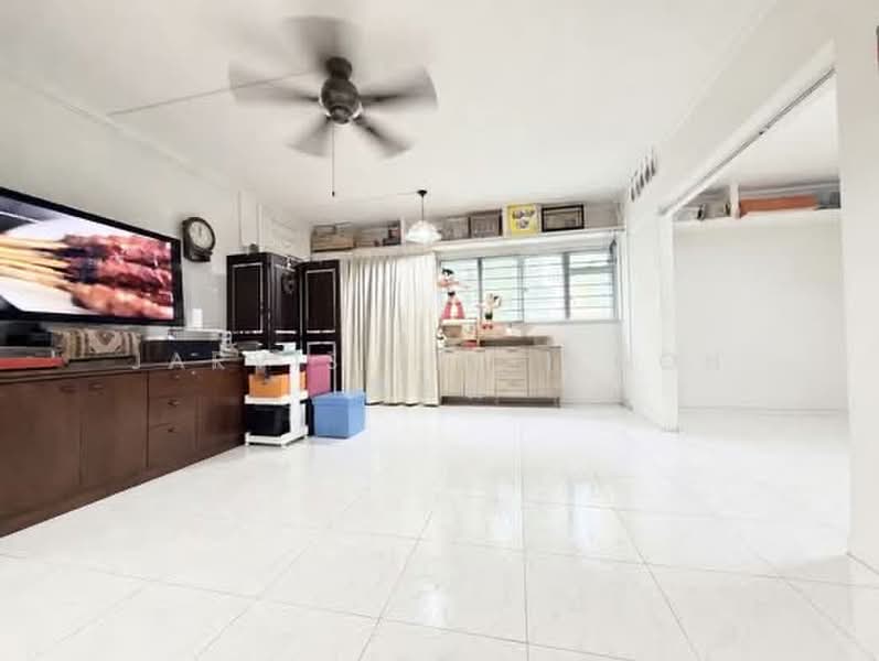 9 Gloucester Road, 9 Gloucester Road, 3 Bedrooms, 980 sqft, HDB Flat For Sale, by Jarvis (Vis) Goh 吴生容, 500082241 - Living Room - PropertyGuru.com.sg