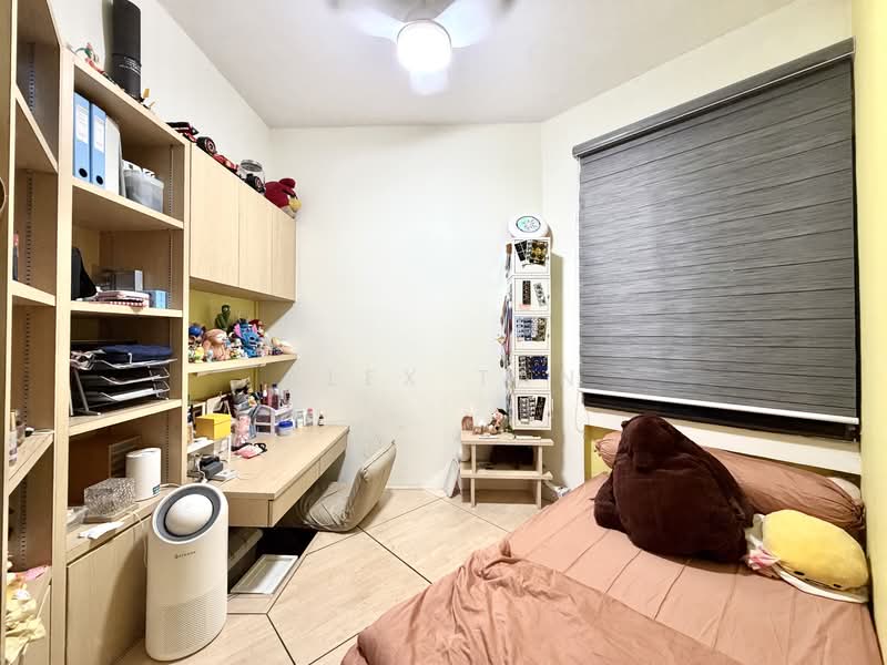 Parc Oasis Condominium For Sale at S$ 1,650,000 | PropertyGuru Singapore - Study