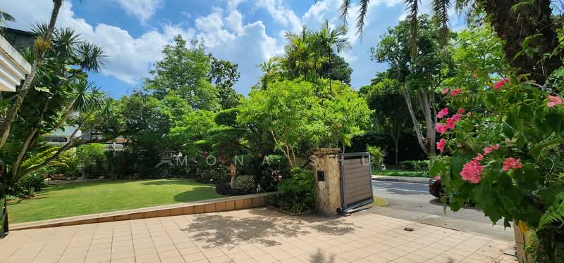 Dunearn/Trevose/Raffles Town Club Detached House For Sale at S$ 19,888,000 | PropertyGuru Singapore - Exterior
