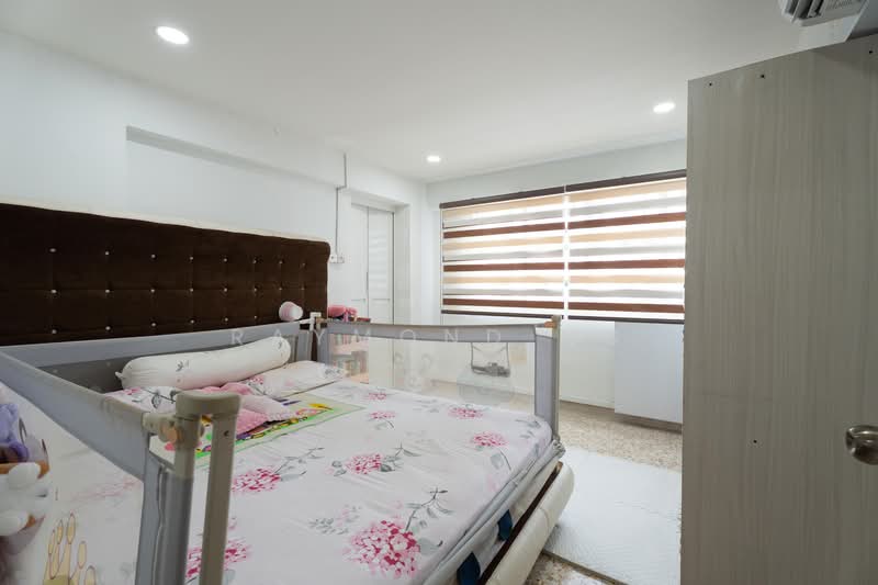 107 Yishun Ring Road HDB Flat For Sale at S$ 520,000 | PropertyGuru Singapore - Bedroom