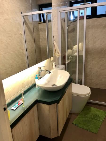 Chiltern Park Condominium For Sale at S$ 2,180,000 | PropertyGuru Singapore - Bathroom