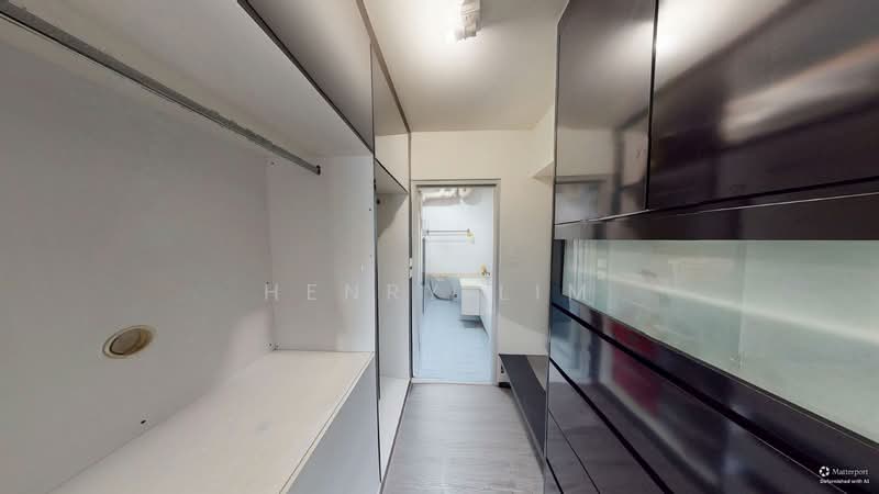 75B Redhill Road HDB Flat For Sale at S$ 990,000 | PropertyGuru Singapore - Master Wardrobe