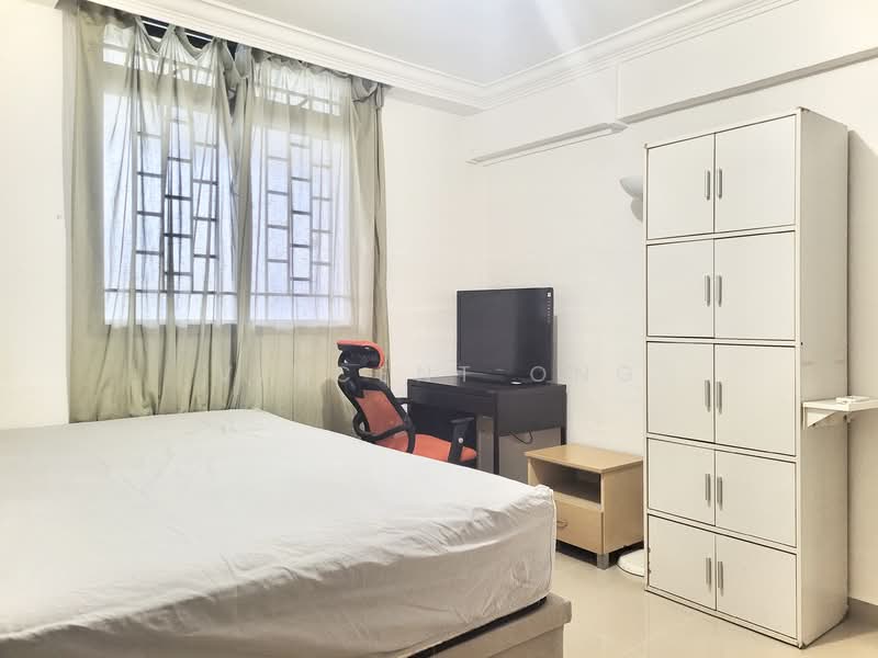 8 Jalan Bukit Ho Swee HDB Flat For Sale at S$ 388,000 | PropertyGuru Singapore - Bedroom 1