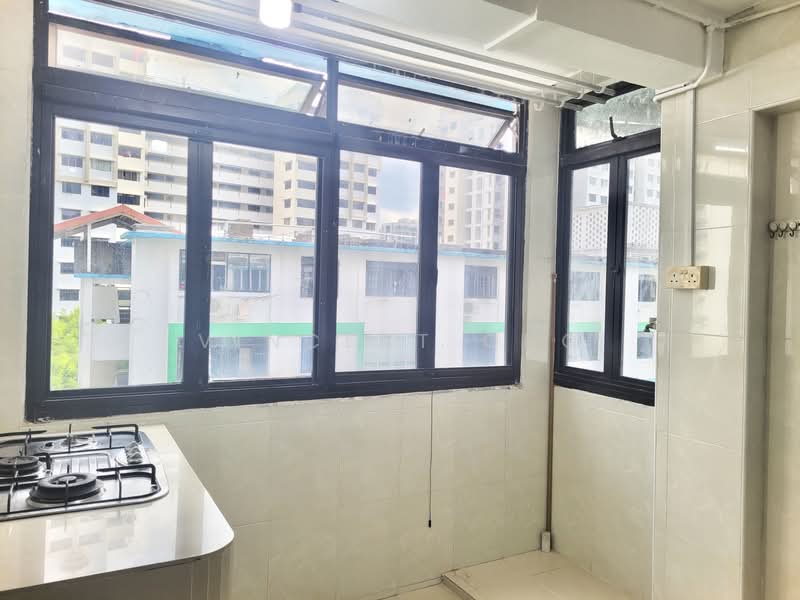 8 Jalan Bukit Ho Swee HDB Flat For Sale at S$ 388,000 | PropertyGuru Singapore - Kitchen