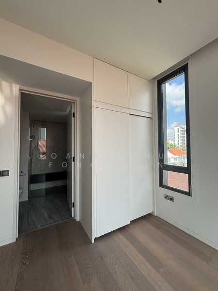 10 Evelyn Condominium For Sale at S$ 3,439,000 | PropertyGuru Singapore - Bathroom