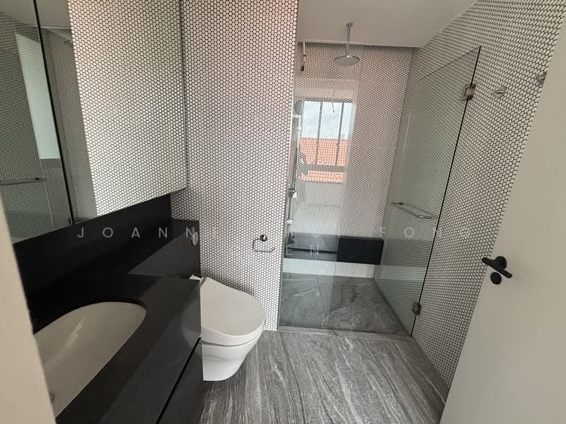 10 Evelyn Condominium For Sale at S$ 3,439,000 | PropertyGuru Singapore - Bathroom