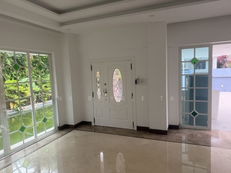 Rare 2-storey Detached House with 5 Bedroom Close to Orchard Road, Gentle Drive, Chancery Lane, Tunggal Road, 5 Bedrooms, 7,328 sqft, Detached House For Rent, by Rina Royale Tan, 500082320 - Entrance - PropertyGuru.com.sg