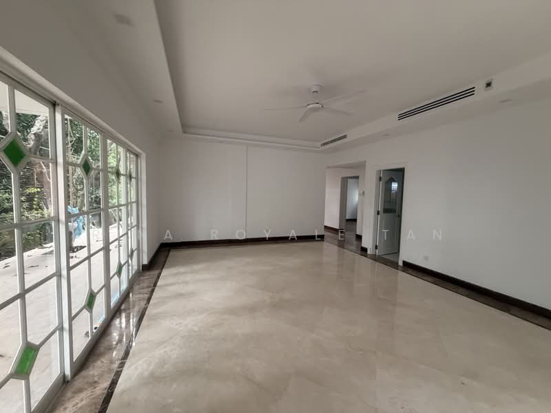 Rare 2-storey Detached House with 5 Bedroom Close to Orchard Road, Gentle Drive, Chancery Lane, Tunggal Road, 5 Bedrooms, 7,328 sqft, Detached House For Rent, by Rina Royale Tan, 500082320 - Living Room - PropertyGuru.com.sg