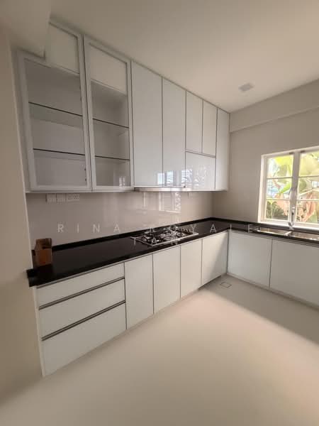 Rare 2-storey Detached House with 5 Bedroom Close to Orchard Road, Gentle Drive, Chancery Lane, Tunggal Road, 5 Bedrooms, 7,328 sqft, Detached House For Rent, by Rina Royale Tan, 500082320 - Kitchen - PropertyGuru.com.sg