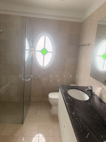 Rare 2-storey Detached House with 5 Bedroom Close to Orchard Road, Gentle Drive, Chancery Lane, Tunggal Road, 5 Bedrooms, 7,328 sqft, Detached House For Rent, by Rina Royale Tan, 500082320 - Bathroom - PropertyGuru.com.sg