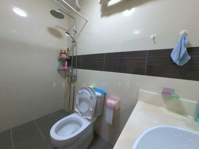 227B Compassvale Drive HDB Flat For Sale at S$ 699,000 | PropertyGuru Singapore - Bathroom