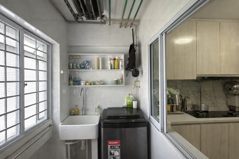 145 Pasir Ris Street 11 HDB Flat For Sale at S$ 800,000 | PropertyGuru Singapore - Kitchen