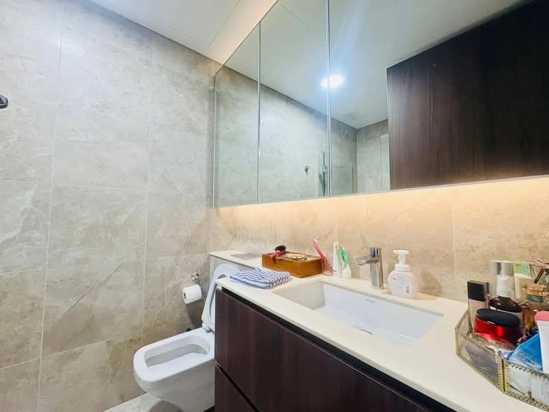 Artra Condominium For Sale at S$ 2,000,000 | PropertyGuru Singapore - Bathroom