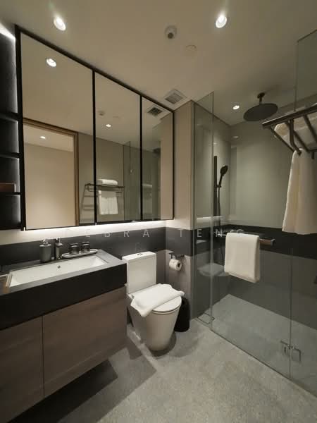 MBER, , 4 Bedrooms, 1,340 sqft, Condominium For Rent, by Debra Teng, 500082346 - Bathroom - PropertyGuru.com.sg