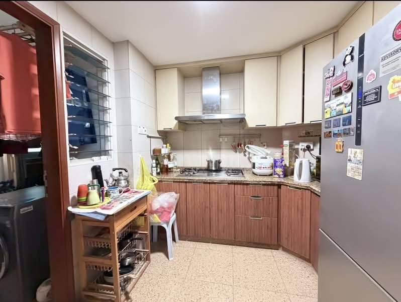 Rafflesia Condo Condominium For Sale at S$ 2,380,000 | PropertyGuru Singapore - Kitchen