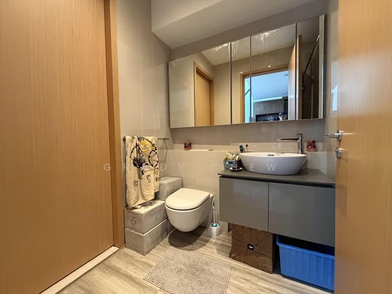 Pollen & Bleu Condominium For Sale at S$ 2,100,000 | PropertyGuru Singapore - Bathroom