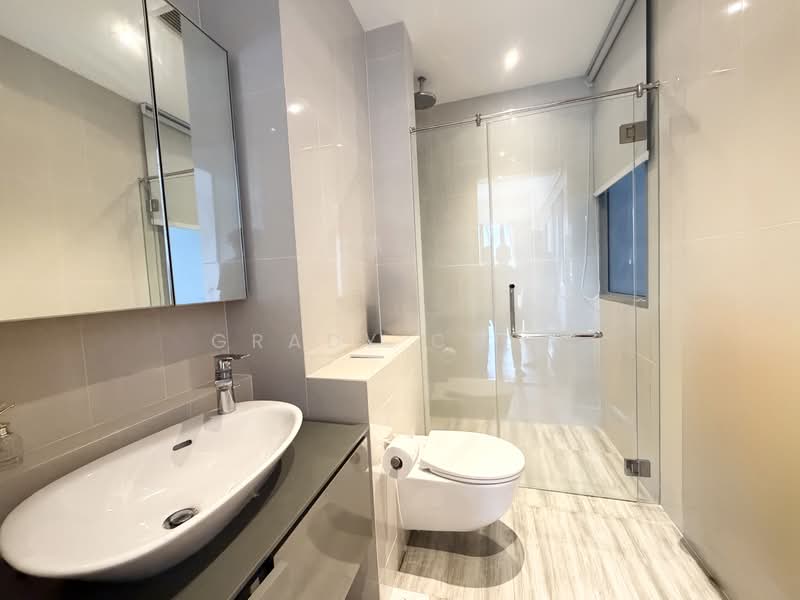 Pollen & Bleu Condominium For Sale at S$ 2,100,000 | PropertyGuru Singapore - Bathroom