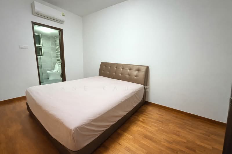 Northoaks Condominium For Sale at S$ 1,300,000 | PropertyGuru Singapore - Bedroom