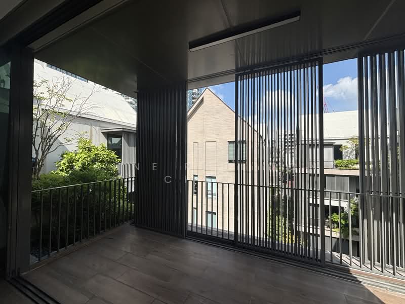 10 Evelyn Condominium For Sale at S$ 1,290,000 | PropertyGuru Singapore - Balcony