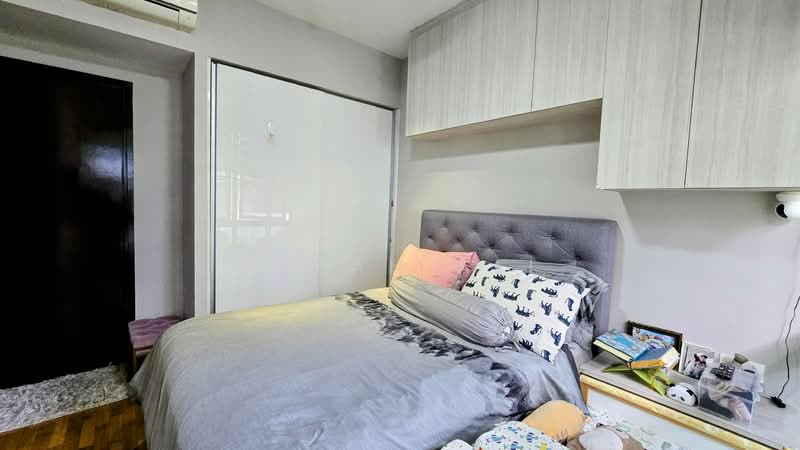 The Inflora Condominium For Sale at S$ 1,100,000 | PropertyGuru Singapore - Bedroom