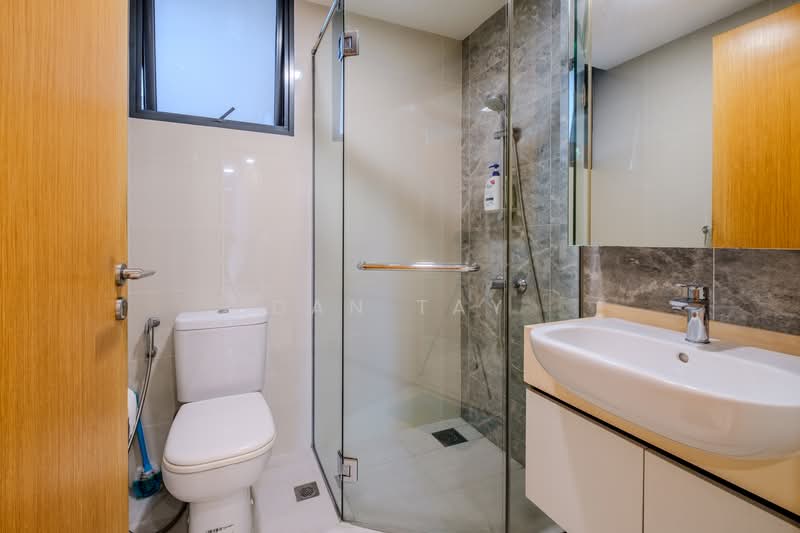 La Fiesta Condominium For Sale at S$ 1,600,000 | PropertyGuru Singapore - Bathroom
